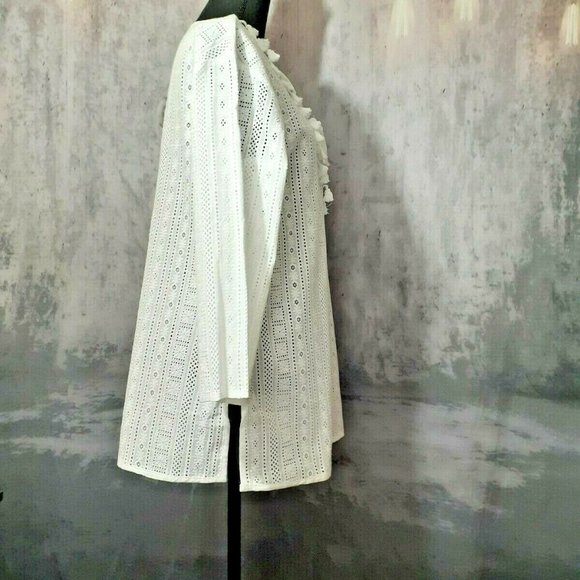 Line & Dot White Beach Cover up Size Medium - Picture 3 of 5